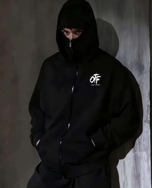 Sudadera con pasamontañas